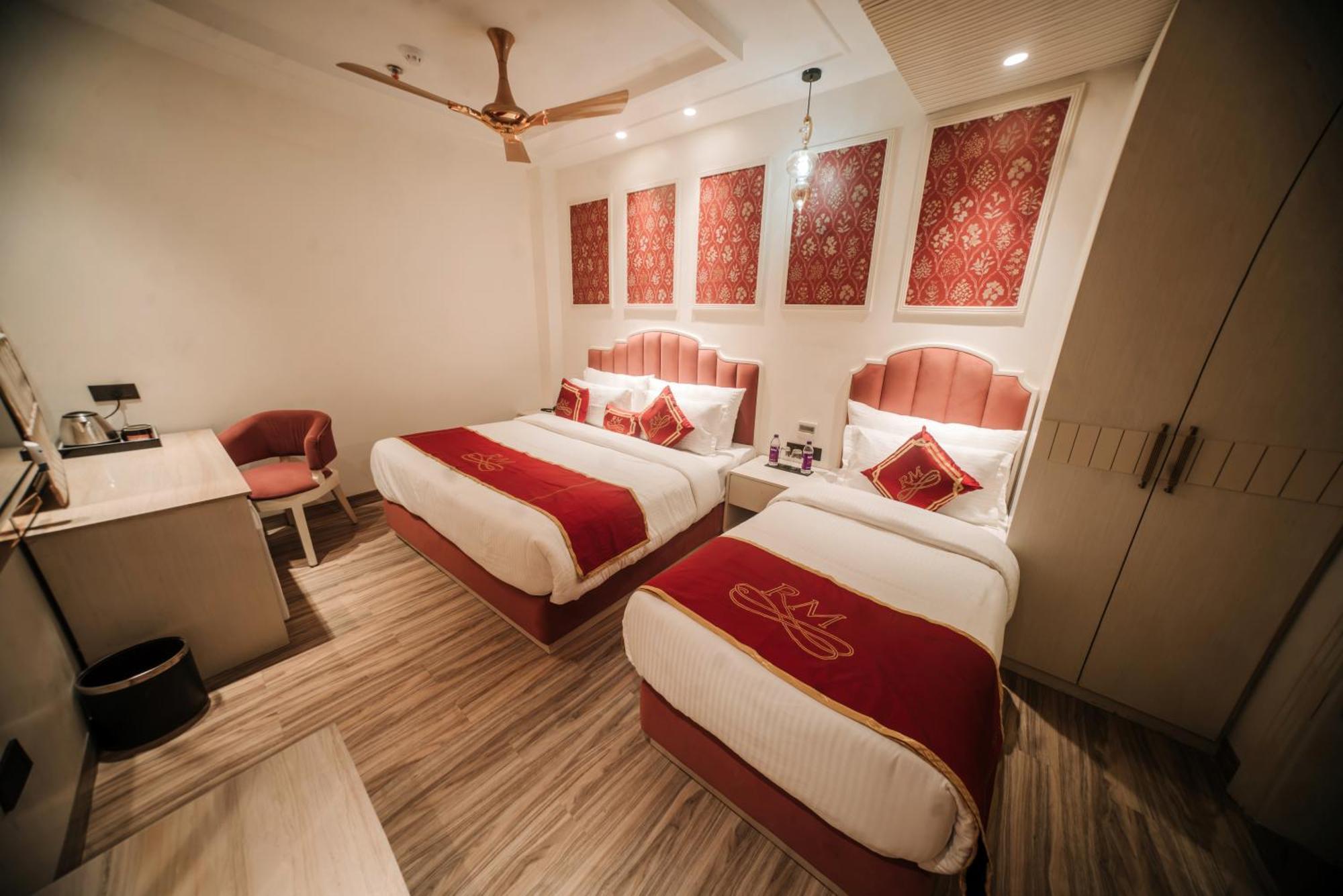 Stamps Red Martin By Eight Continents - 70 Steps From Golden Temple Hotel Amritsar Eksteriør billede